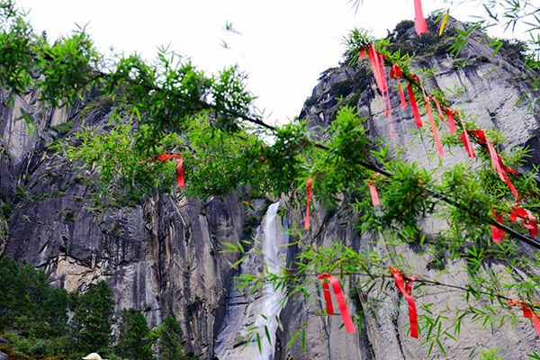 情緣藏地，原野探秘，拉薩，巴松措，新措徒步，魯朗林海田園風(fēng)光，雅魯藏布大峽谷，納木措環(huán)湖，圣象天門，三生石，月牙灣8晚9日游